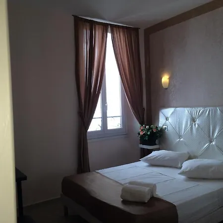 Arcotel 4 Minutes Du Palais Des Festivals - New Management New Team - Old Revievv فندق 2*
